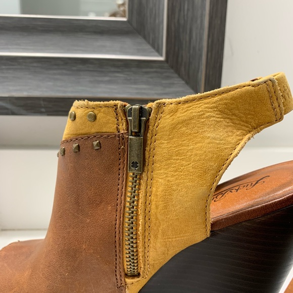 SOLD - Picture 4 of 10